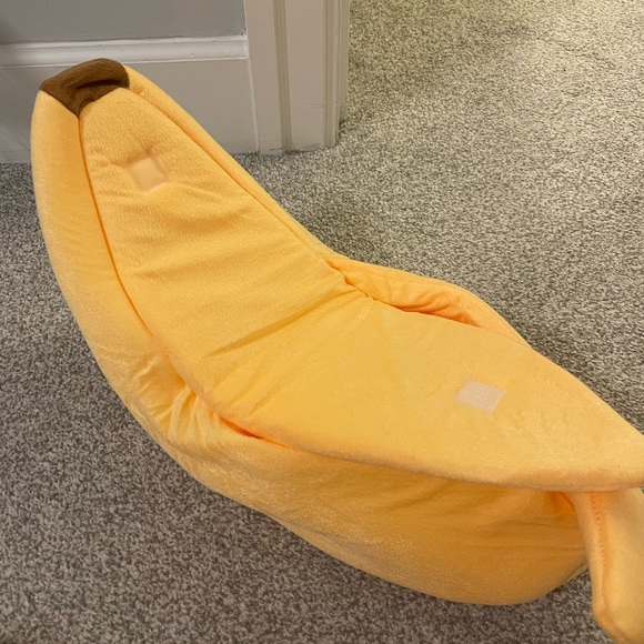 Banana Cat Bed NWOT - Picture 2 of 2